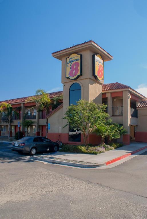 Super 8 By Wyndham Indio Hotel Екстериор снимка